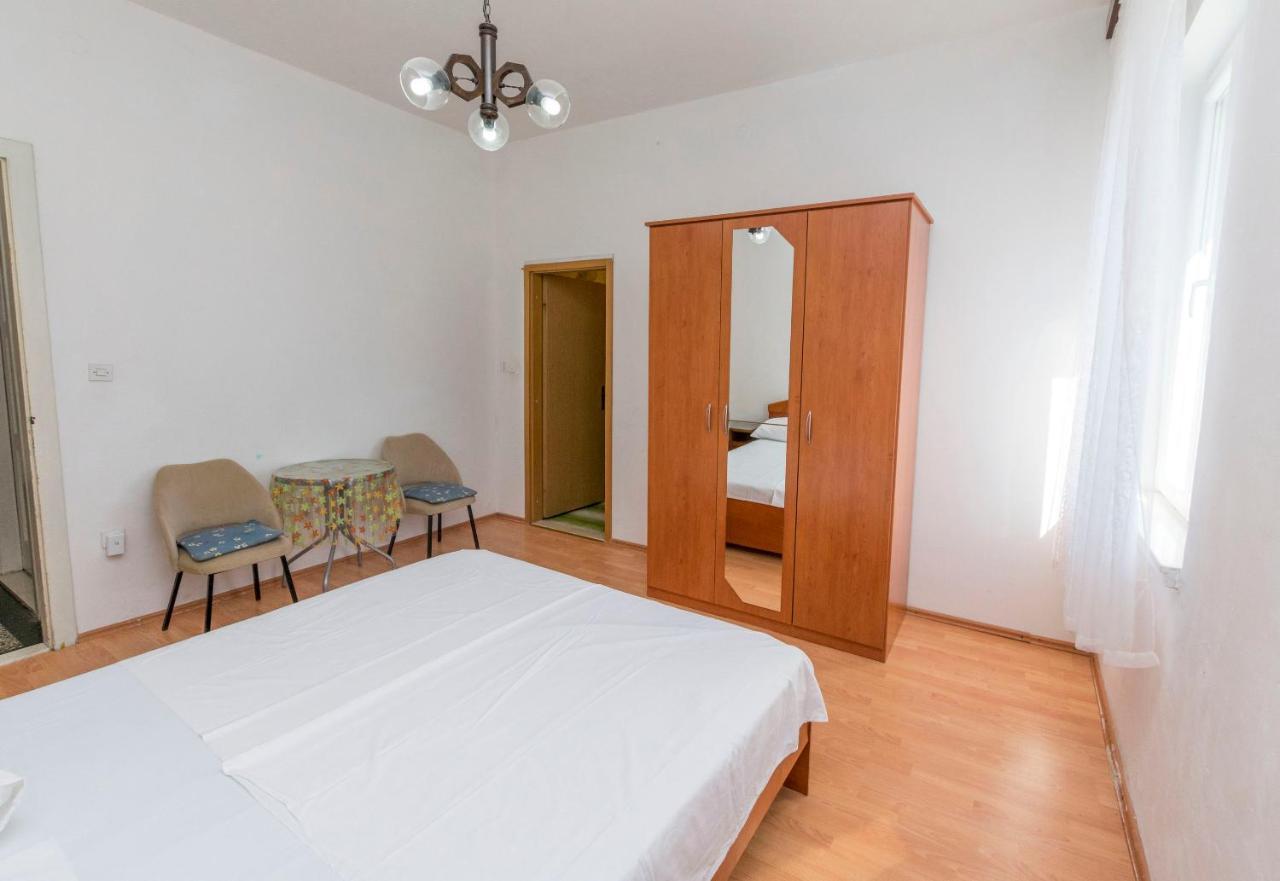 Apartments And Rooms Jakov Primošten Eksteriør bilde