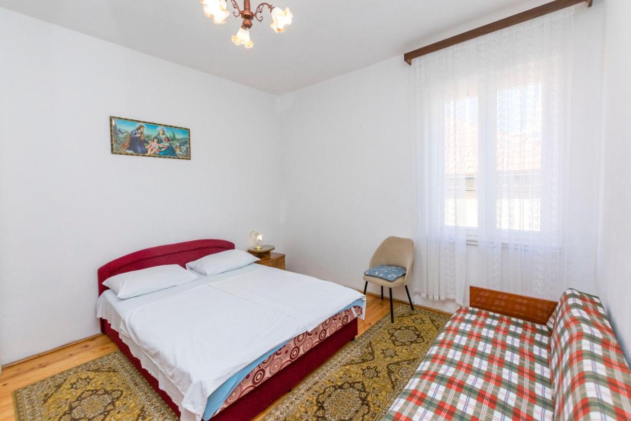 Apartments And Rooms Jakov Primošten Eksteriør bilde