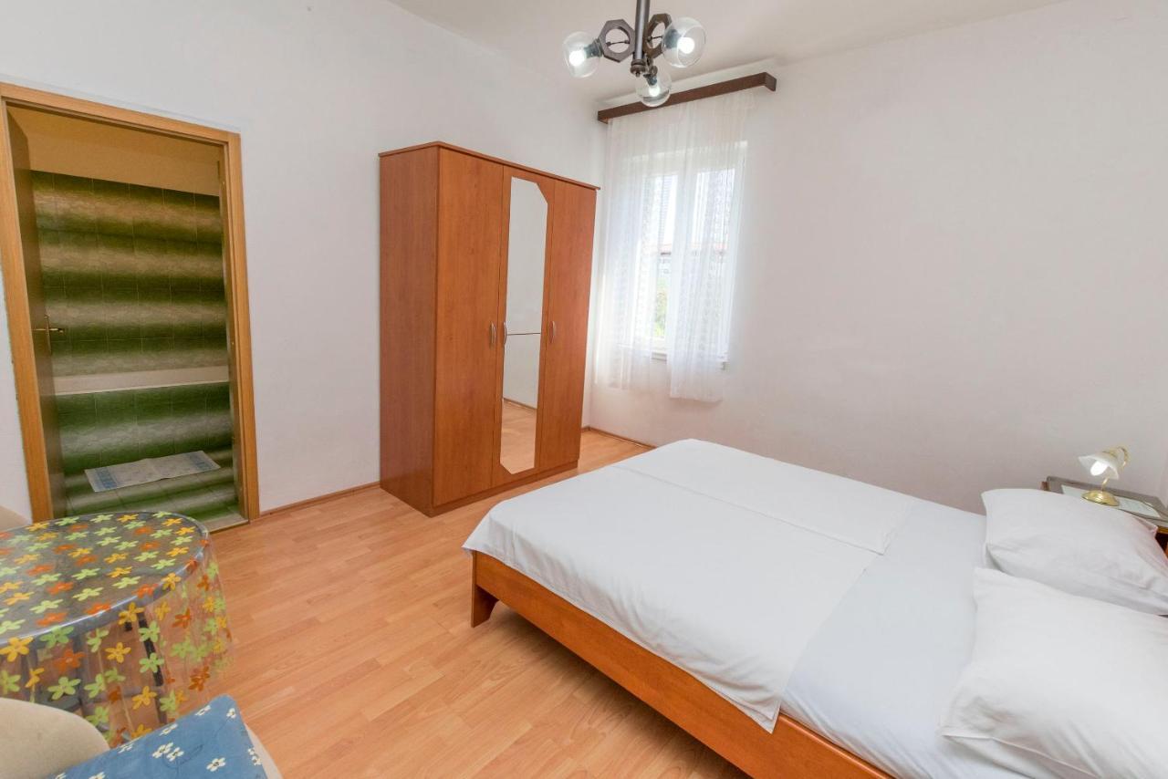 Apartments And Rooms Jakov Primošten Eksteriør bilde
